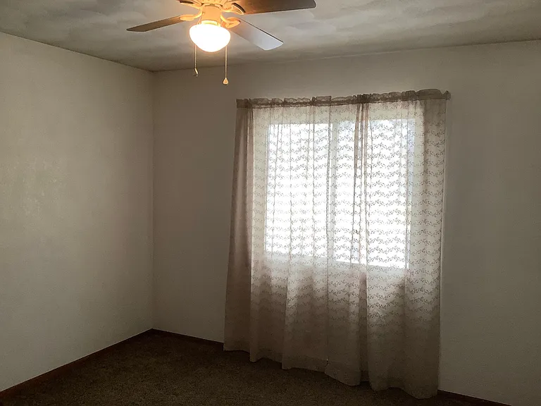 2041 Greenwood Dr — Photo 9