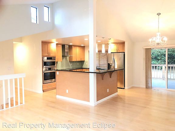 3rd image of 5838 112th Pl NE