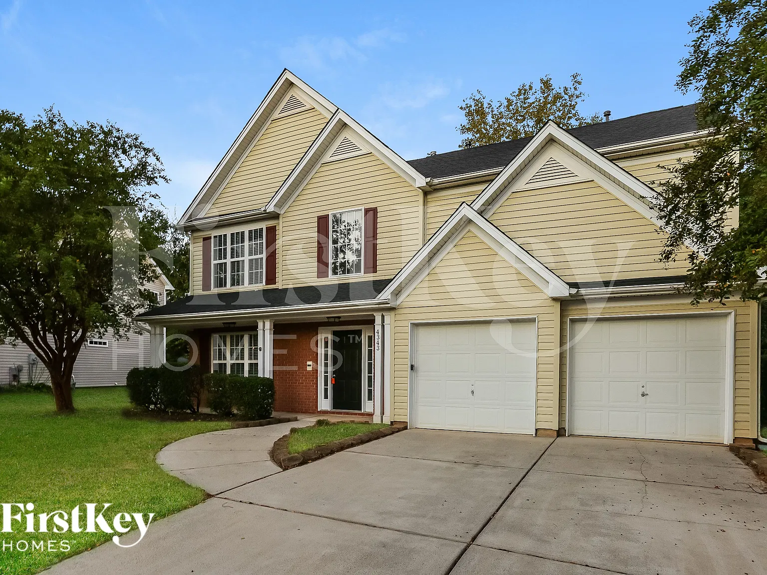 3 bed, 2.5 bath, 2306 sqft, $2,515 — Photo 3