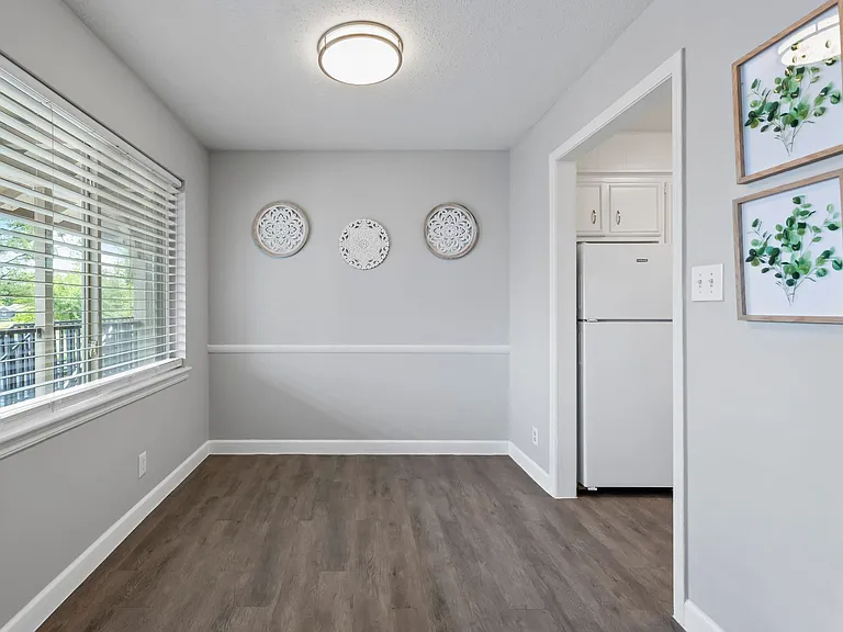Beautiful Apartments in the heart of Brookside — Photo 11