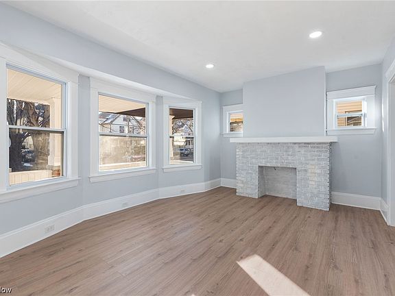 4th image of 2056 W 87th St