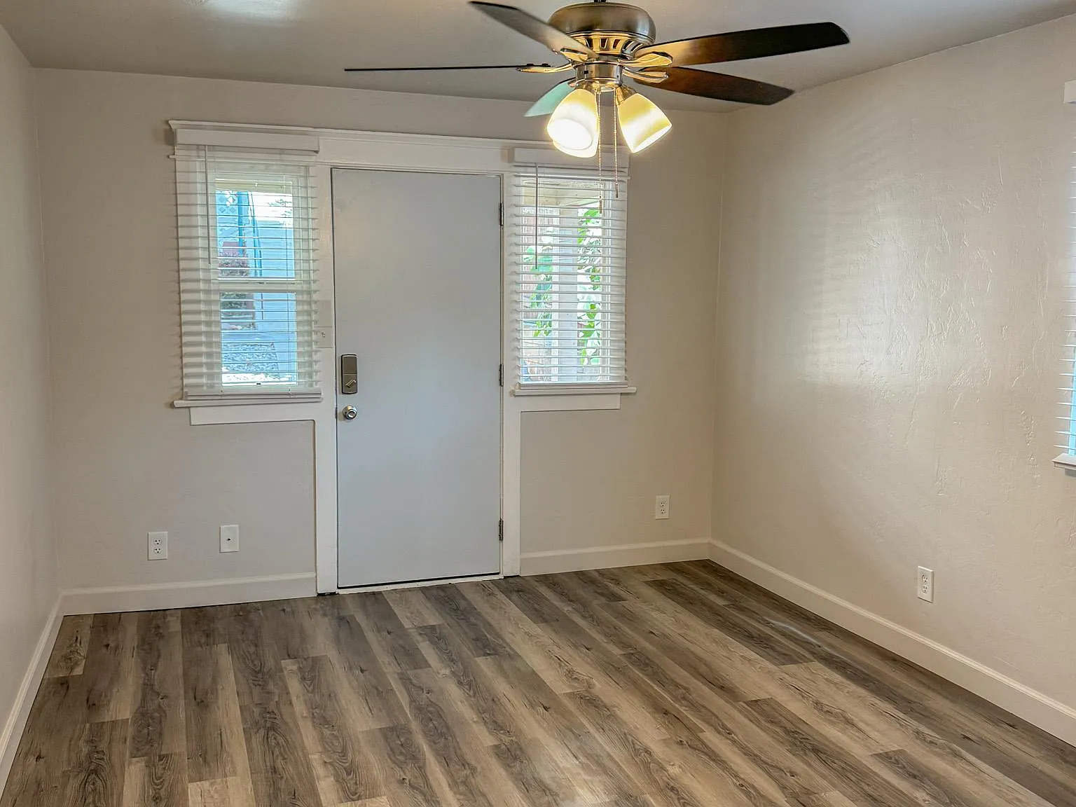 1 bed, 500 sqft, $2,375 — Photo 2