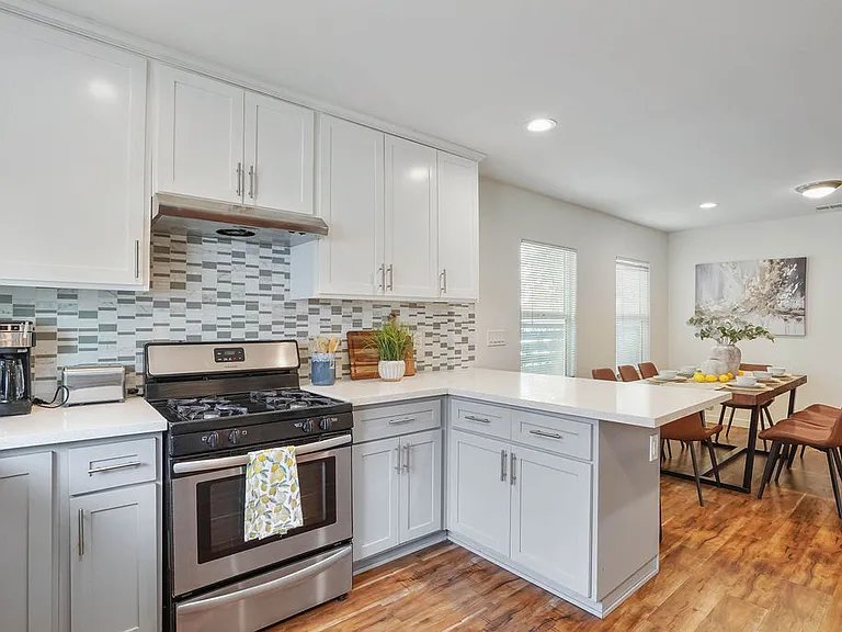 120 N Rowan Ave — Photo 29