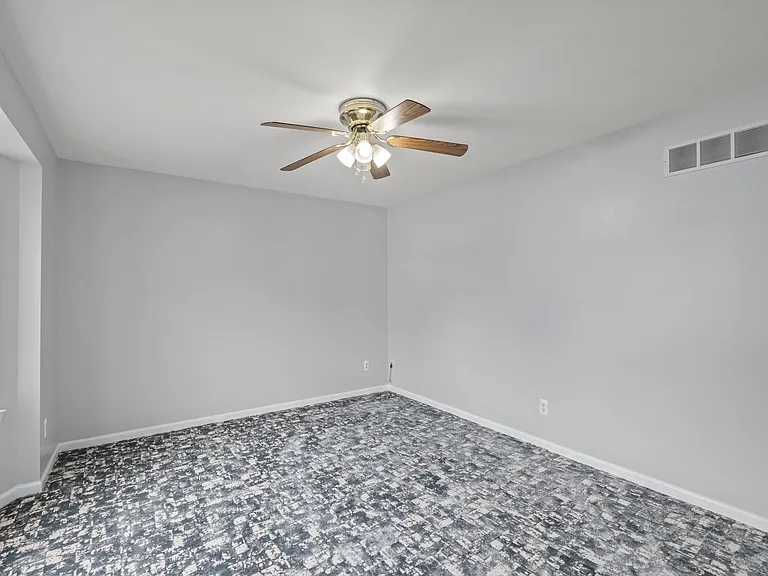 1254 Hartland St — Photo 14