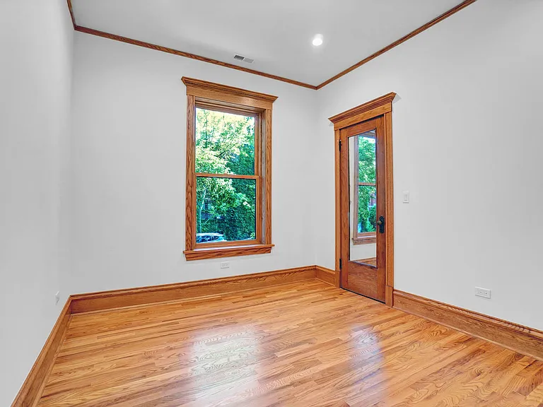 1233 N Hoyne Ave #1 — Photo 11