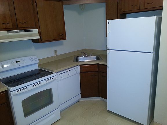 5th image of 25 Denrose Dr #3