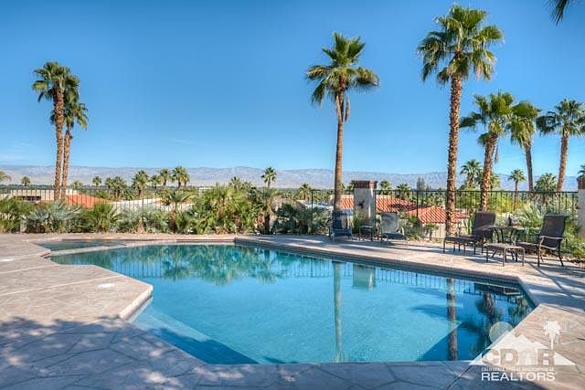 1st image of 27 Mirage Cove Dr