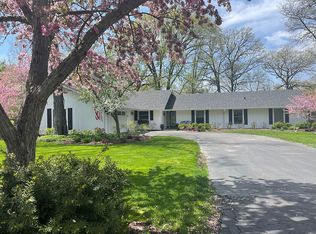 3S910 Oakland Ln, North Aurora, IL 60542