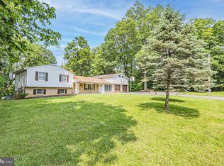 165 Chesley Dr, Falling Waters, WV 25419