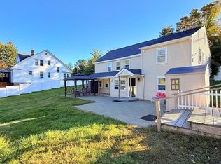 747 747/749 Pleasant St, Rochdale, MA 01542