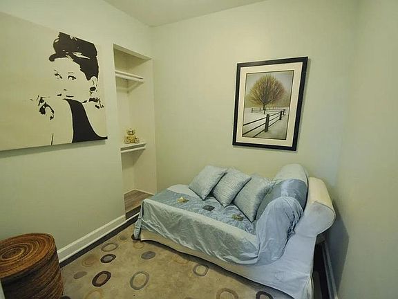 4th image of 1810 S Throop St #1