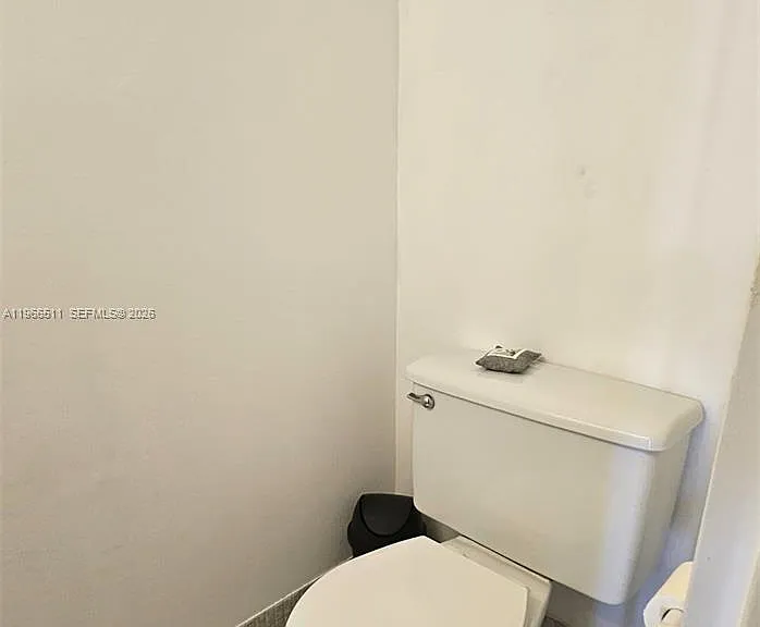 1000 Parkview Dr #605 — Photo 15