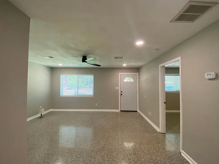 400 Argyle Ct — Photo 8