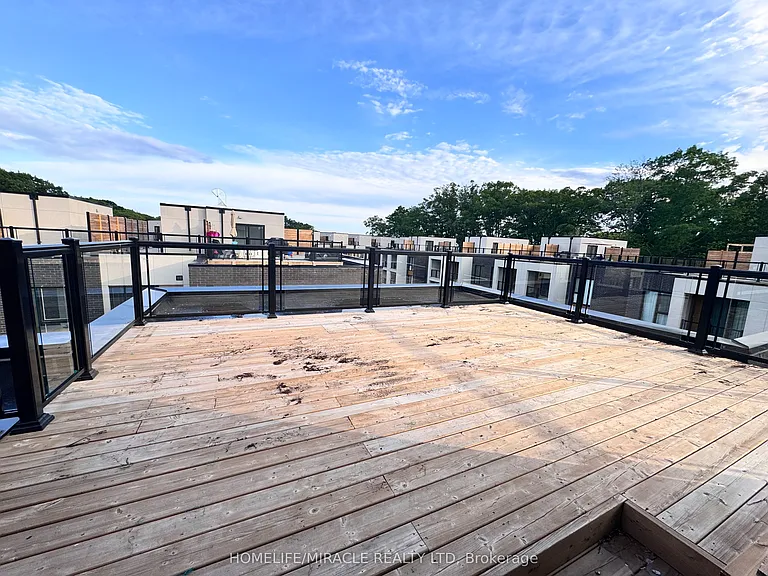 176 Clonmore Dr #4 — Photo 34
