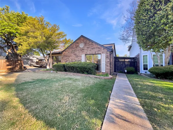 1919 Clearview Ct, Carrollton, TX 75010