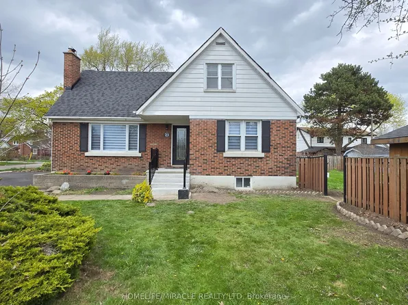 21 Gregory St, Brampton, ON L6Y 1G2