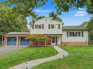61 Center St, Cresskill, NJ 07626
