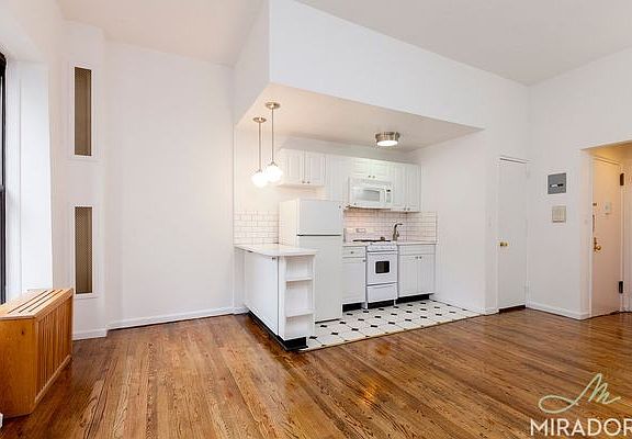 4th image of 39 W 16th St APT 3F