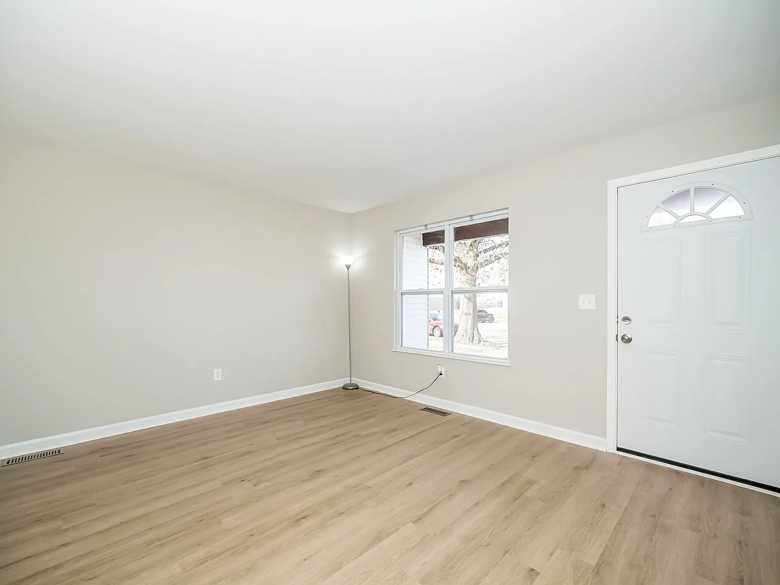 4 bed, 1172 sqft, $1,995 — Photo 3
