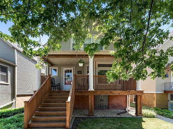 3rd image of 3737 N Sacramento Ave