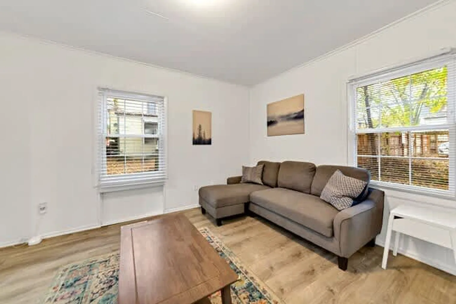 2 bed, 1.0 bath, 807 sqft, $2,774 — Photo 3