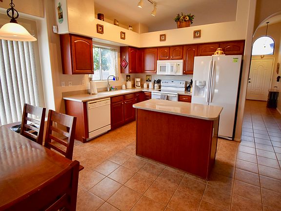 3rd image of 5612 W Cactus Garden Dr