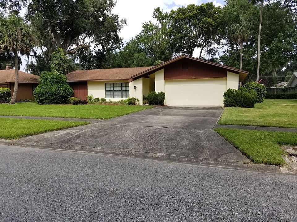 1st image of 929 Sand Crest Dr
