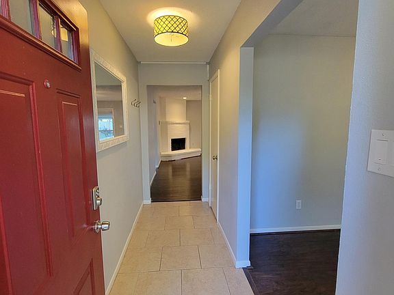 3rd image of 14019 Greenway Dr