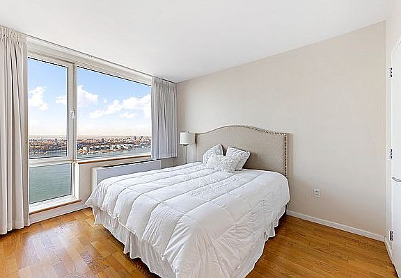 5th image of 635 W 42nd St APT 40K