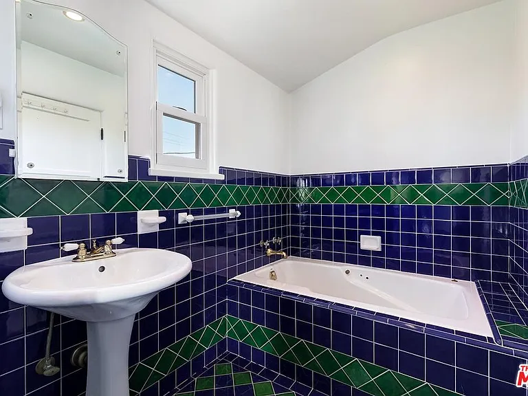 1304 San Vicente Blvd — Photo 21