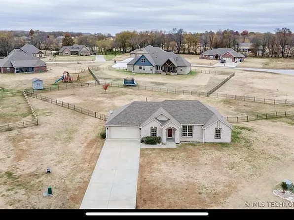 21864 S Westin Park Ln, Claremore, OK 74019