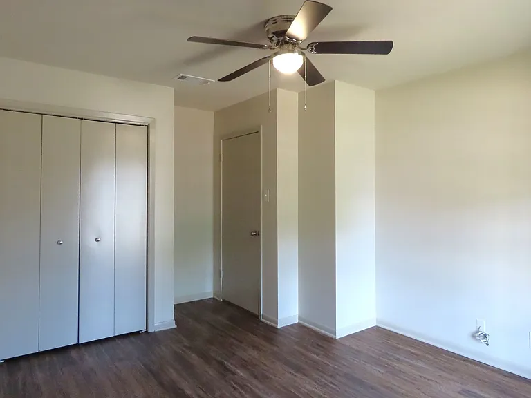 704 Kelli — Photo 19