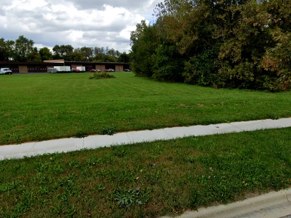 1782 Cumberland Pkwy, Algonquin, IL 60102