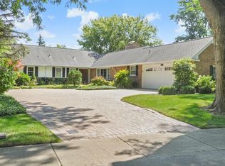821 Woodbine Ln, Northbrook, IL