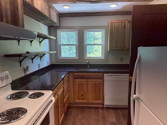 4th image of 43 Madison St #2