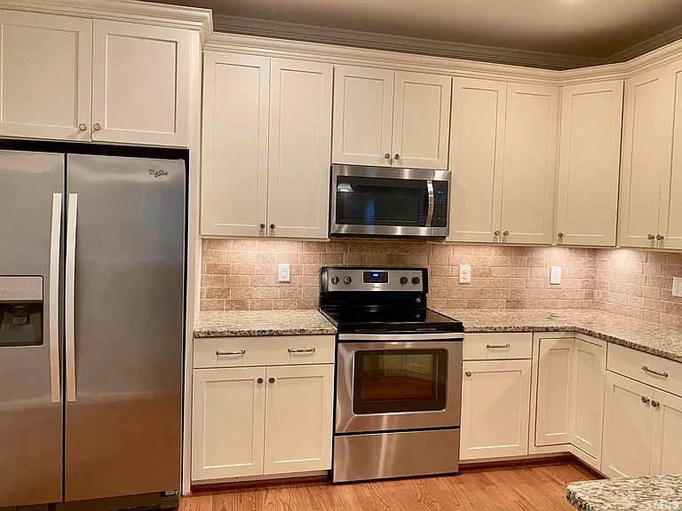 207 Lake Dr — Photo 6