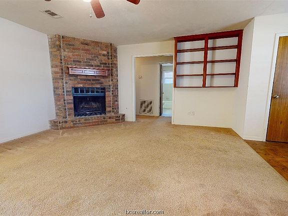 3rd image of 4314 Meadowbrook Dr