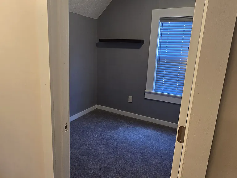 683 Maryland Ave W — Photo 28