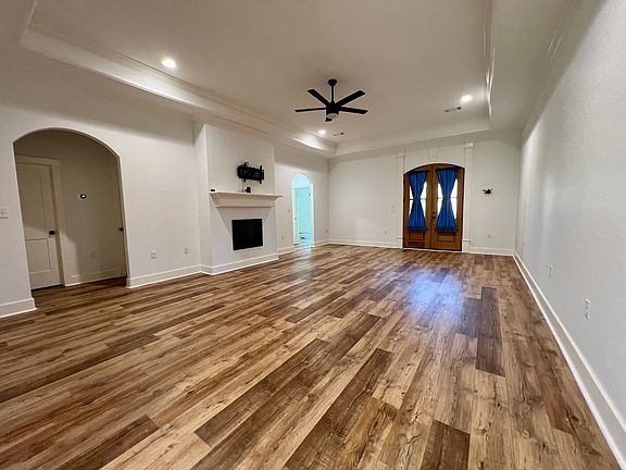 5th image of 12 Aspen Creek Dr