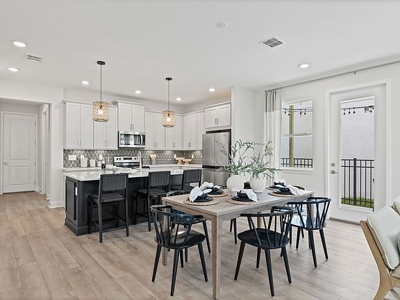 Designer Kitchen with Eat-In Island