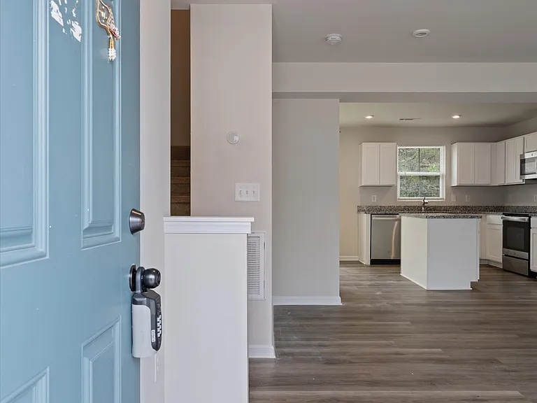 1607 Mountain Ash Ln — Photo 7
