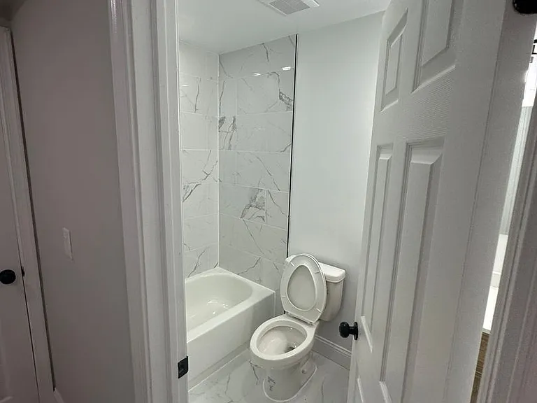 4038 Cambridge St — Photo 12