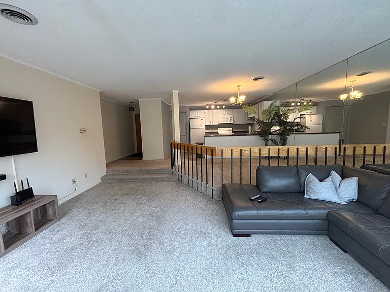 112 Franklin St #C6 — Photo 1