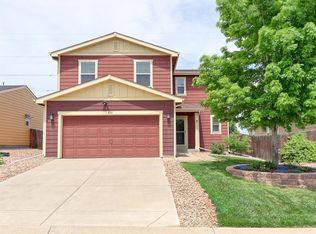 828 Lonewolf Cir, Lochbuie, CO 80603