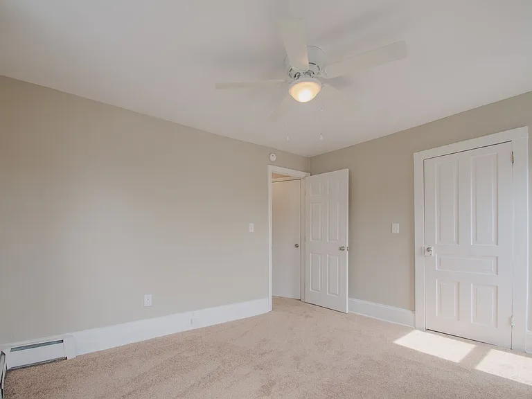 208 Chestnut St — Photo 13