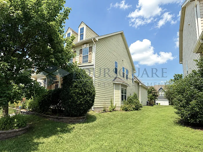 4 bed, 4.5 bath, 3800 sqft, $3,497 — Photo 3