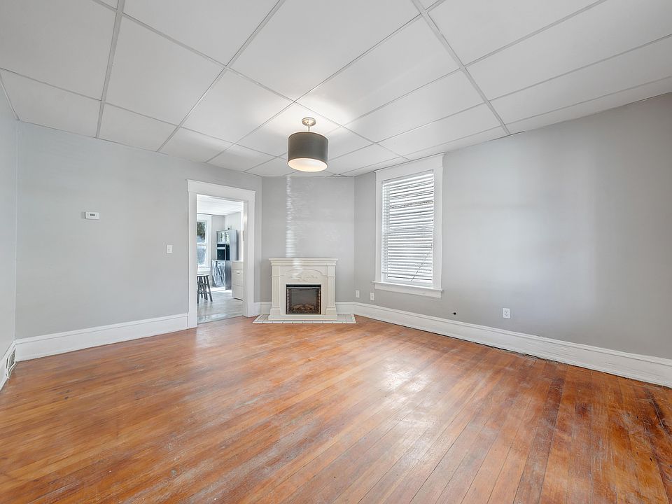 Spacious Living Room w/ Electric Fireplace!