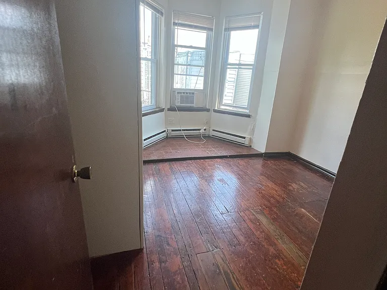849 N 26th St #2R — Photo 5