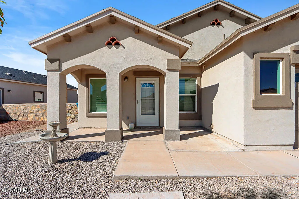 4 bed, 2.0 bath, 1194 sqft, $1,750 — Photo 4