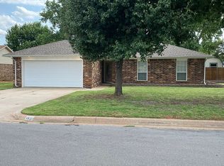 1821 Linwood St, Weatherford, OK 73096